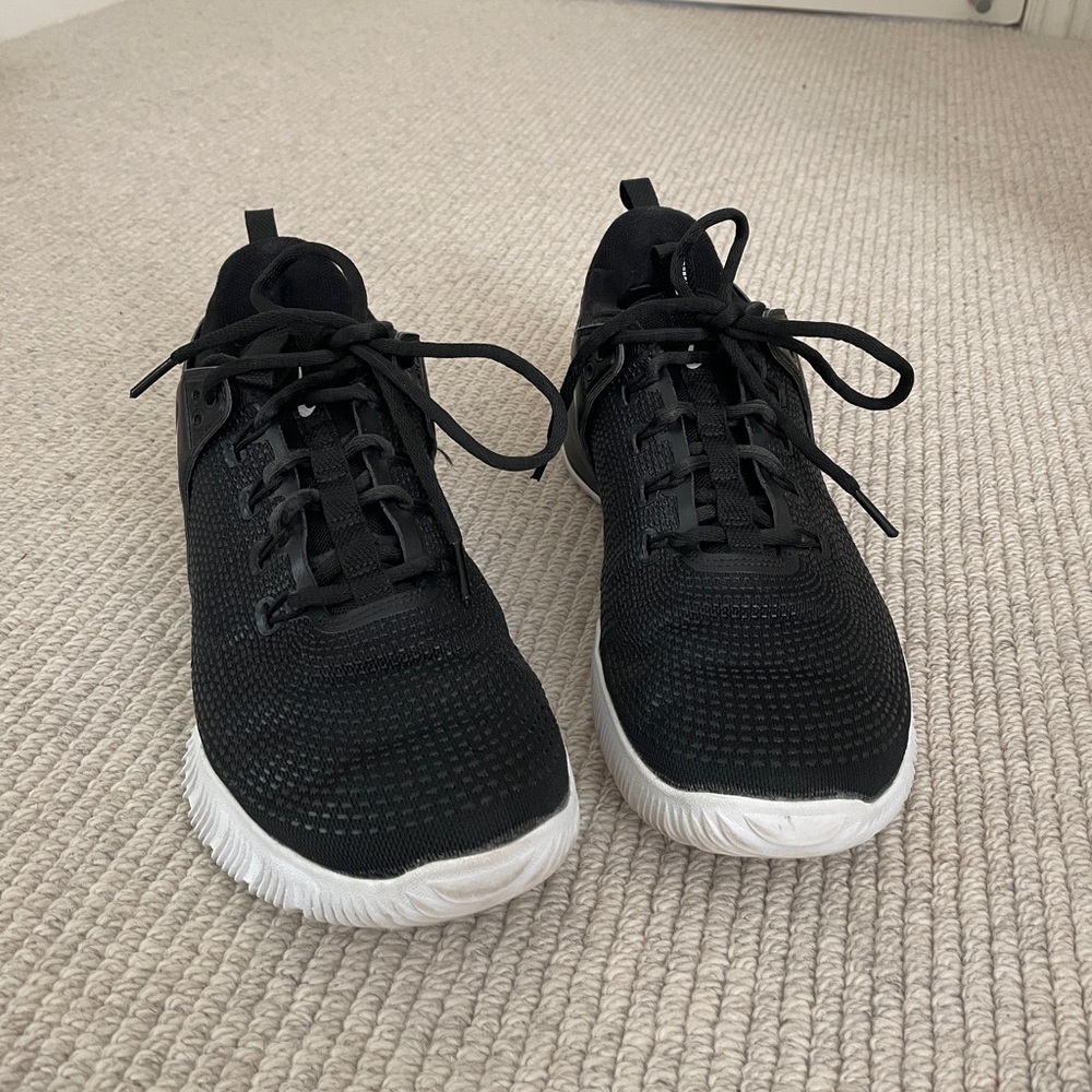 Nike women’s hyperace volleyball shoes